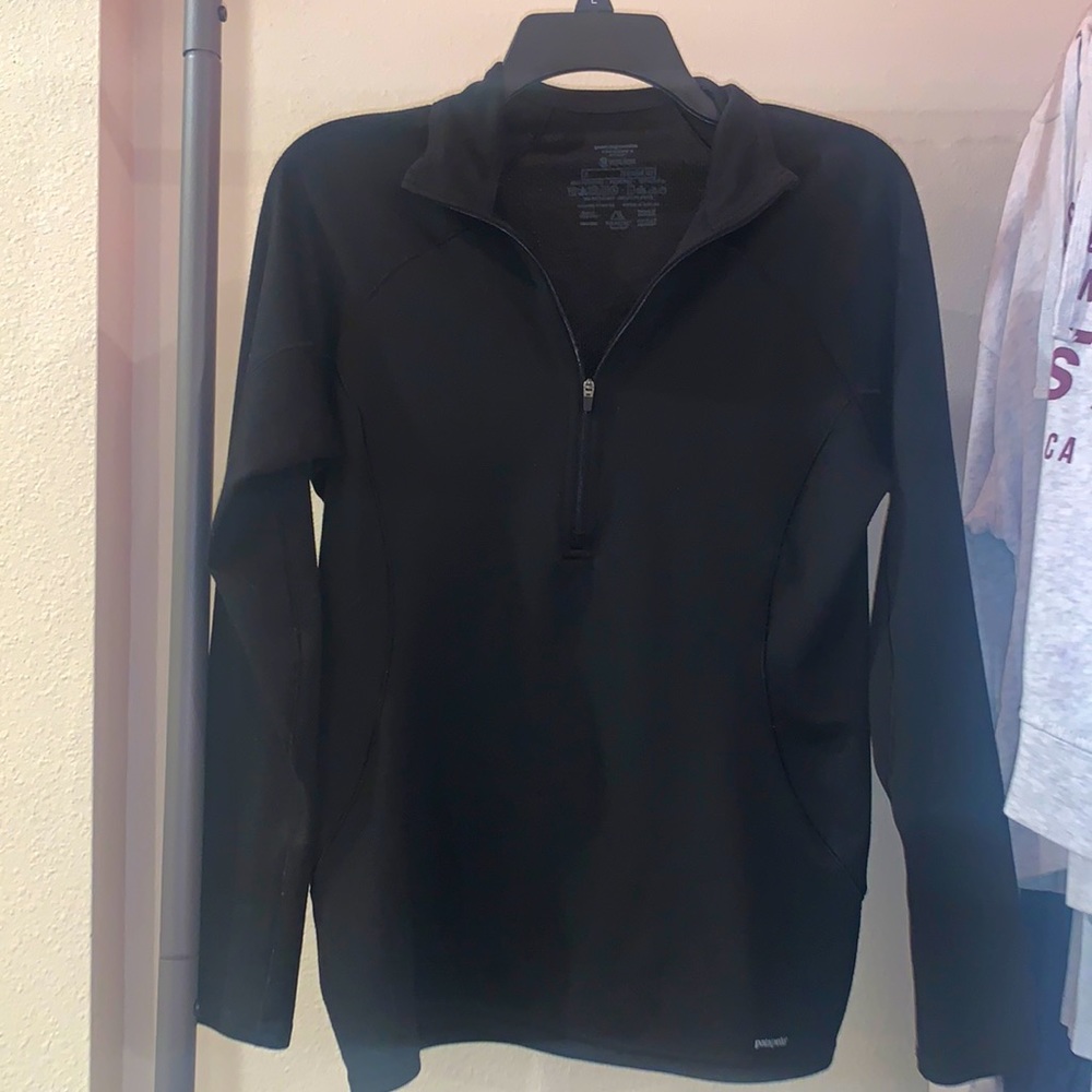 Patagonia black half zip top (polyester)
